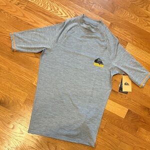 Quiksilver Heather Gray Short Sleeve Rash Guard with Yellow Hawaii Logo